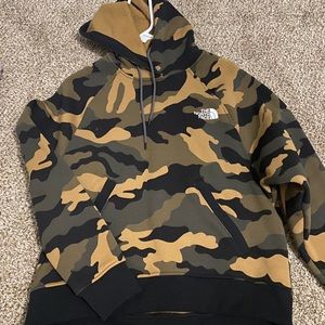 Women’s north face hoodie